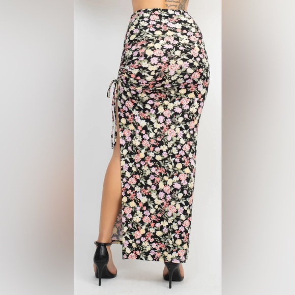 Floral print two piece crop top and skirt set - Picture 8 of 13